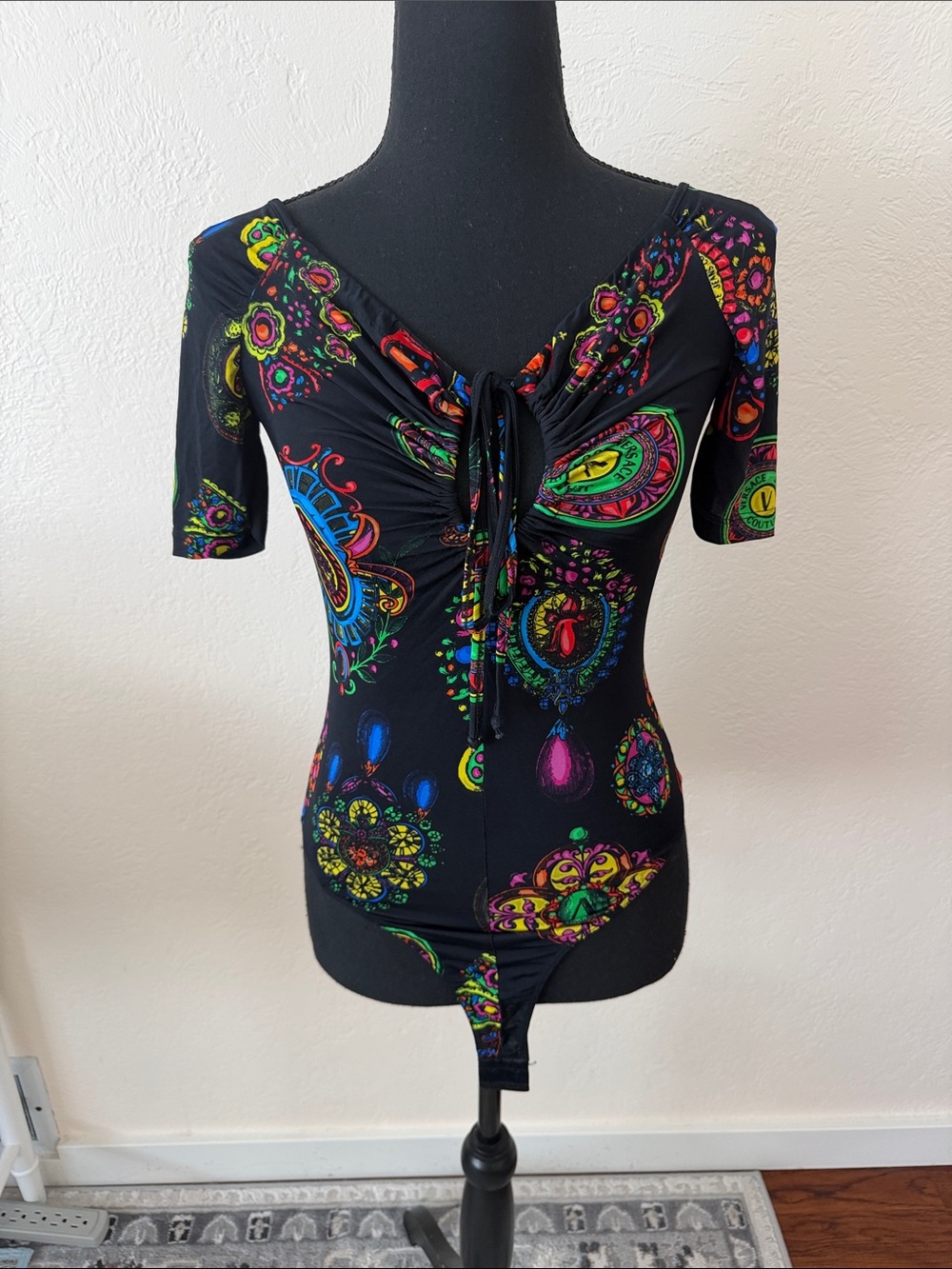 GUC VERSACE JEANS Black Multicolor Paisley Tie-Front Women’s BODYSUIT